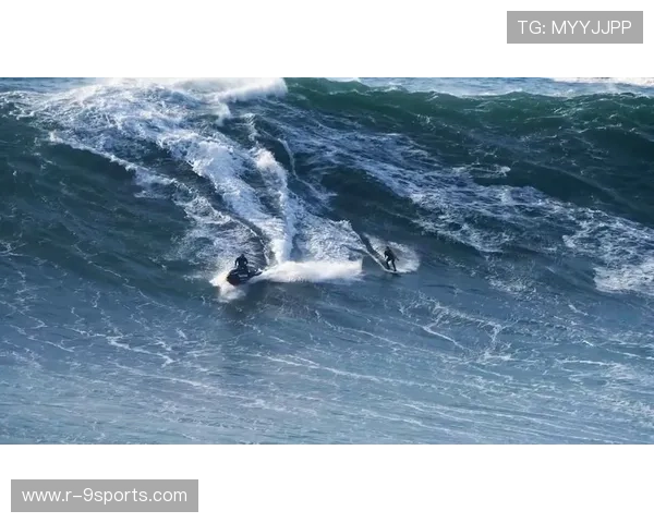 冲浪比赛 15 米巨浪惊险现场